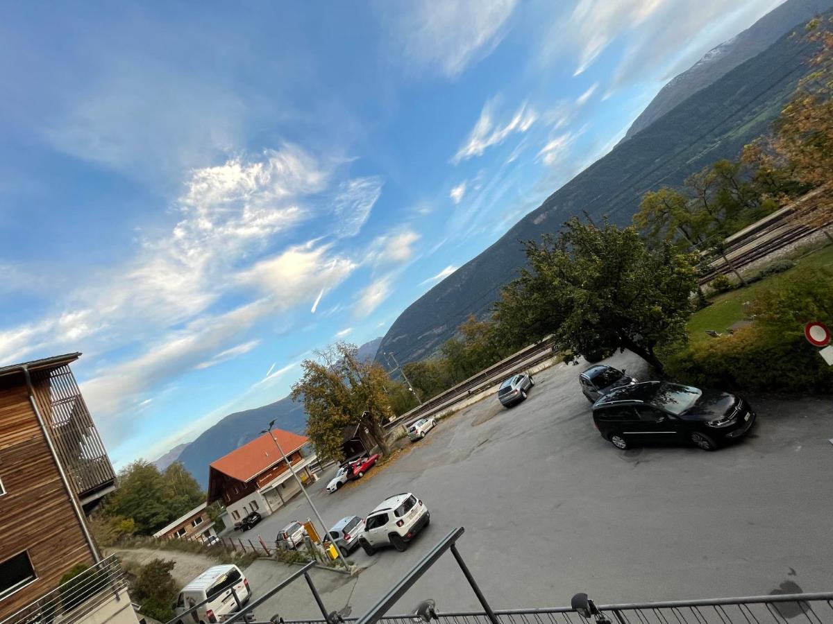 Visperblick 24-7 Parkplatz Und Fruehstueck Inkl Βίλα Ausserberg Εξωτερικό φωτογραφία